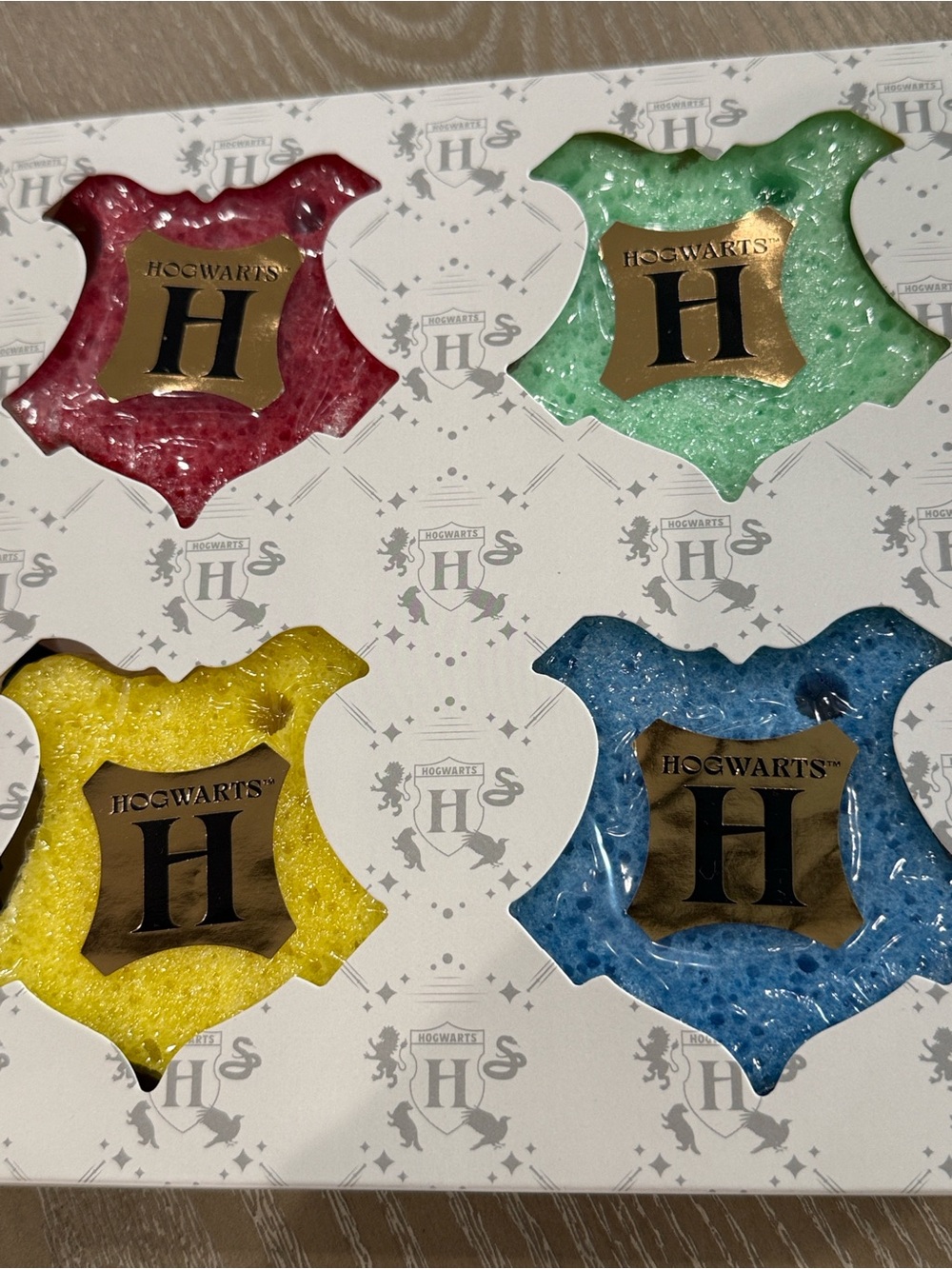 Hard to find Harry Potter Hogwarts 4Pk Body Wash Infused Buffers, SPONGELLE NWT
